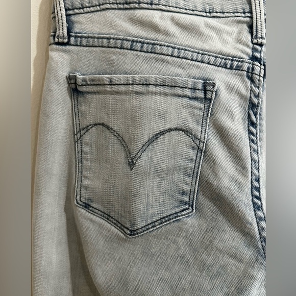 Levi skinny jeans - Picture 3 of 9